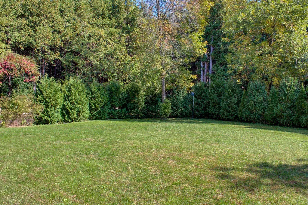 433 Cedarvale Lane North Hero VT 05474
