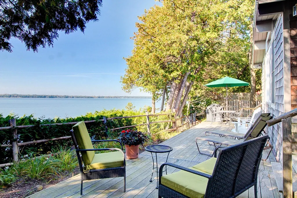 433 Cedarvale Lane North Hero VT 05474