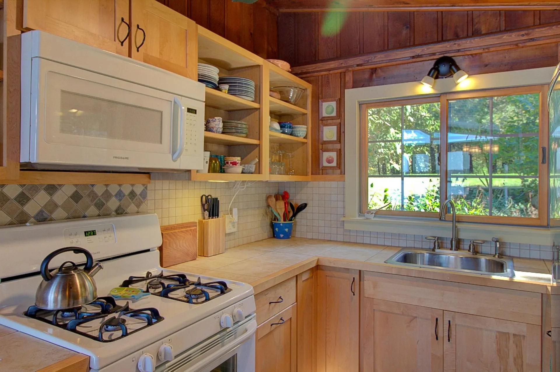 433 Cedarvale Lane North Hero VT 05474