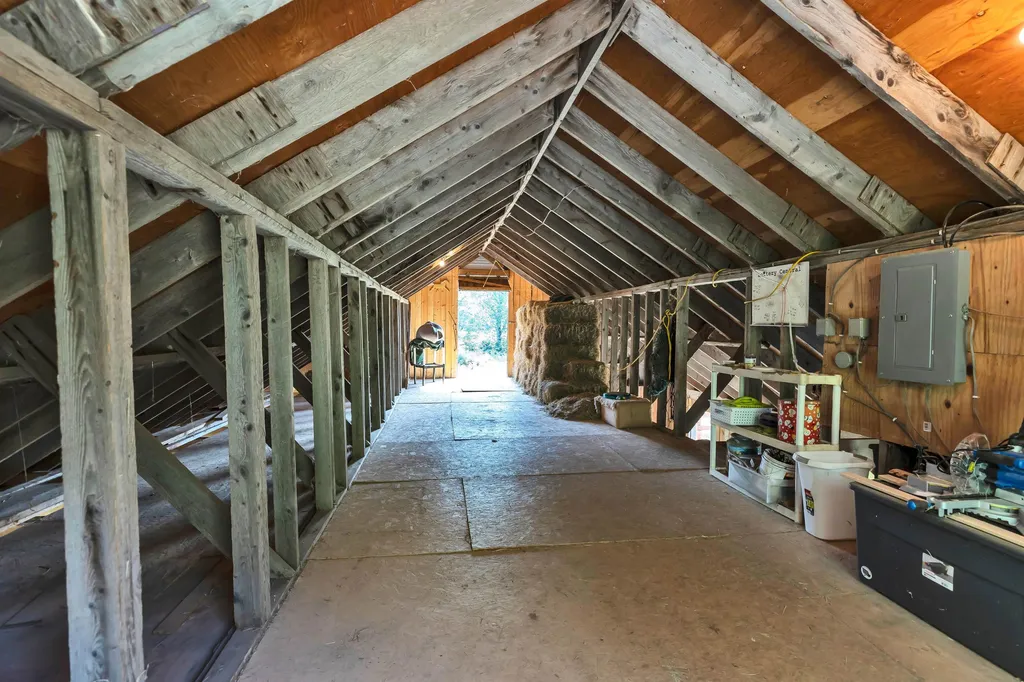 96 Green Road Raymond NH 03077