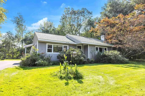 96 Green Road Raymond NH 03077