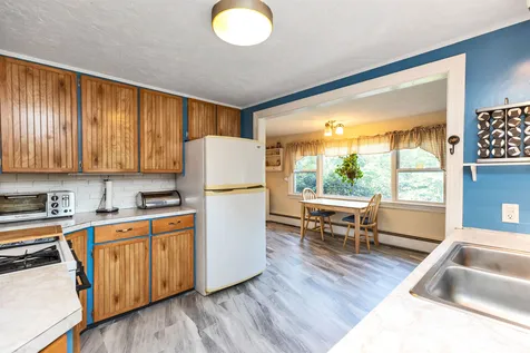 96 Green Road Raymond NH 03077