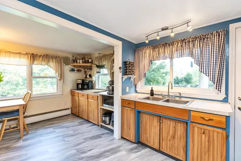 96 Green Road Raymond NH 03077
