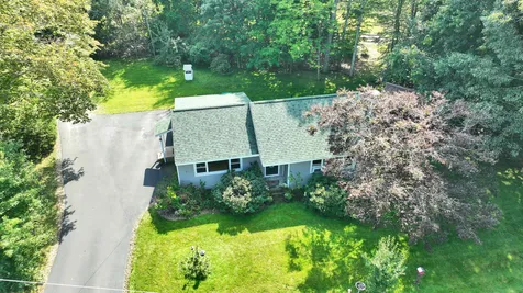 96 Green Road Raymond NH 03077