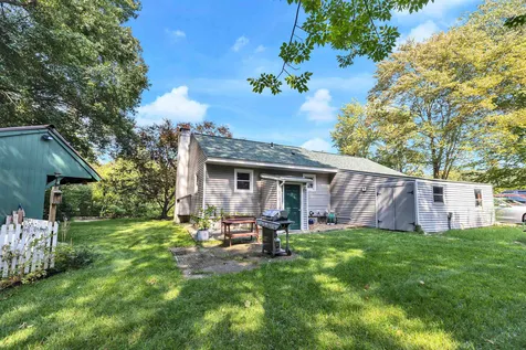 96 Green Road Raymond NH 03077