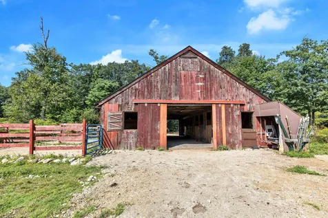 96 Green Road Raymond NH 03077