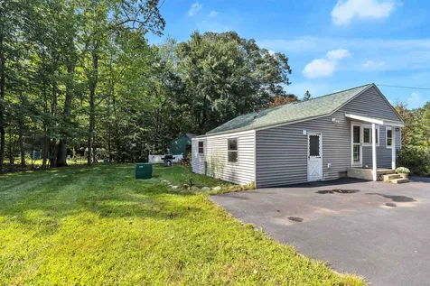 96 Green Road Raymond NH 03077