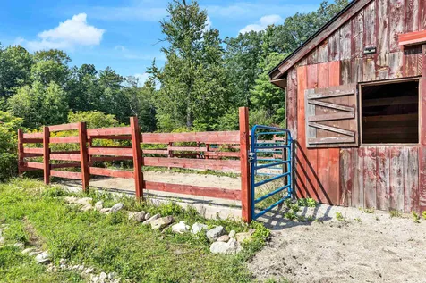 96 Green Road Raymond NH 03077