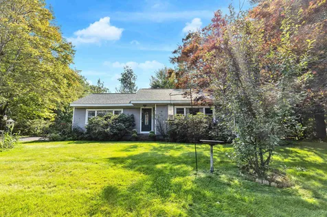 96 Green Road Raymond NH 03077