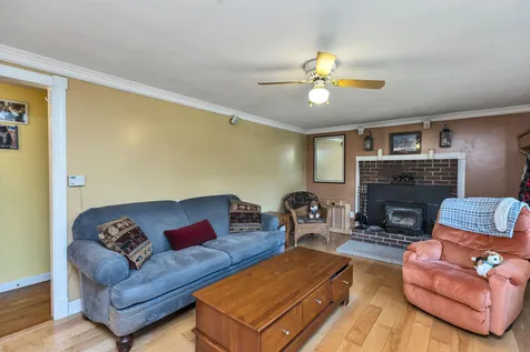 96 Green Road Raymond NH 03077