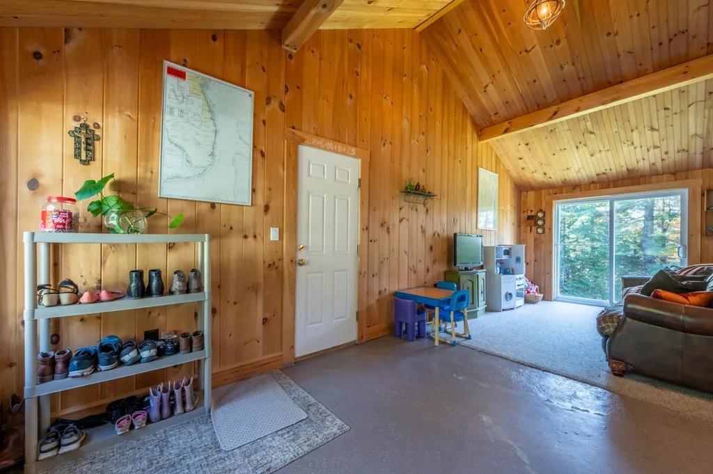 246 Barrett Road New London NH 03257