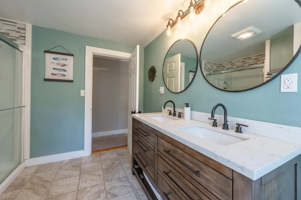 246 Barrett Road New London NH 03257