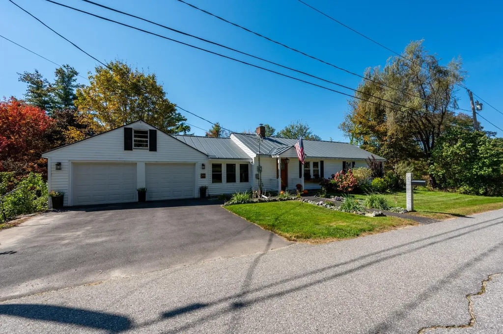 246 Barrett Road New London NH 03257