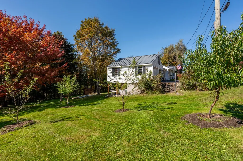 246 Barrett Road New London NH 03257
