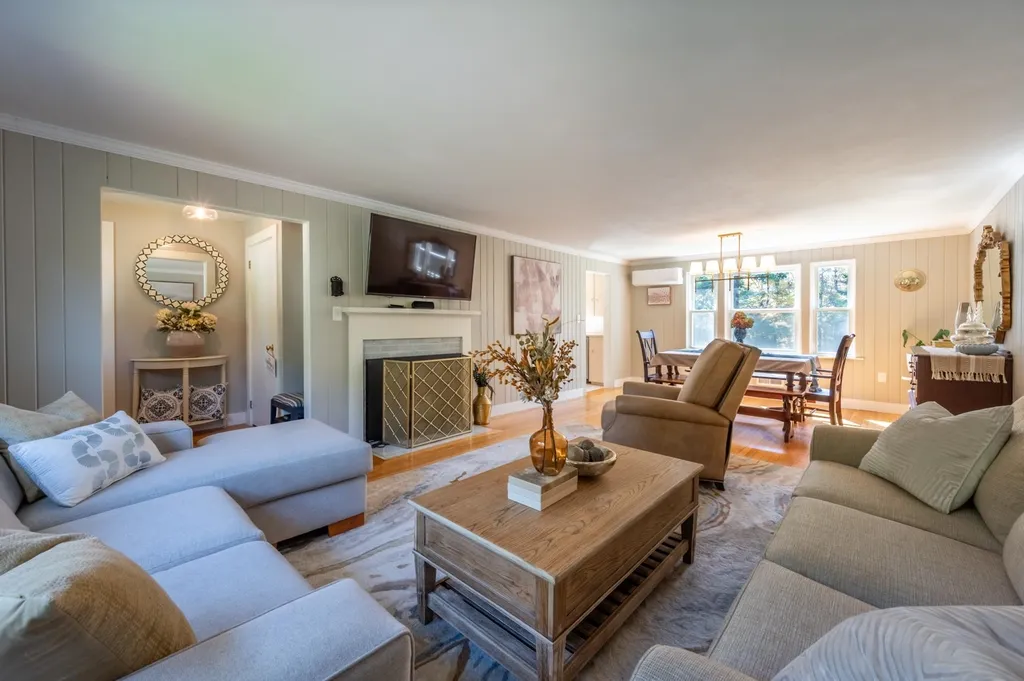 246 Barrett Road New London NH 03257