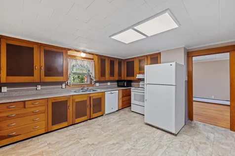 117 Gilford Avenue Laconia NH 03246