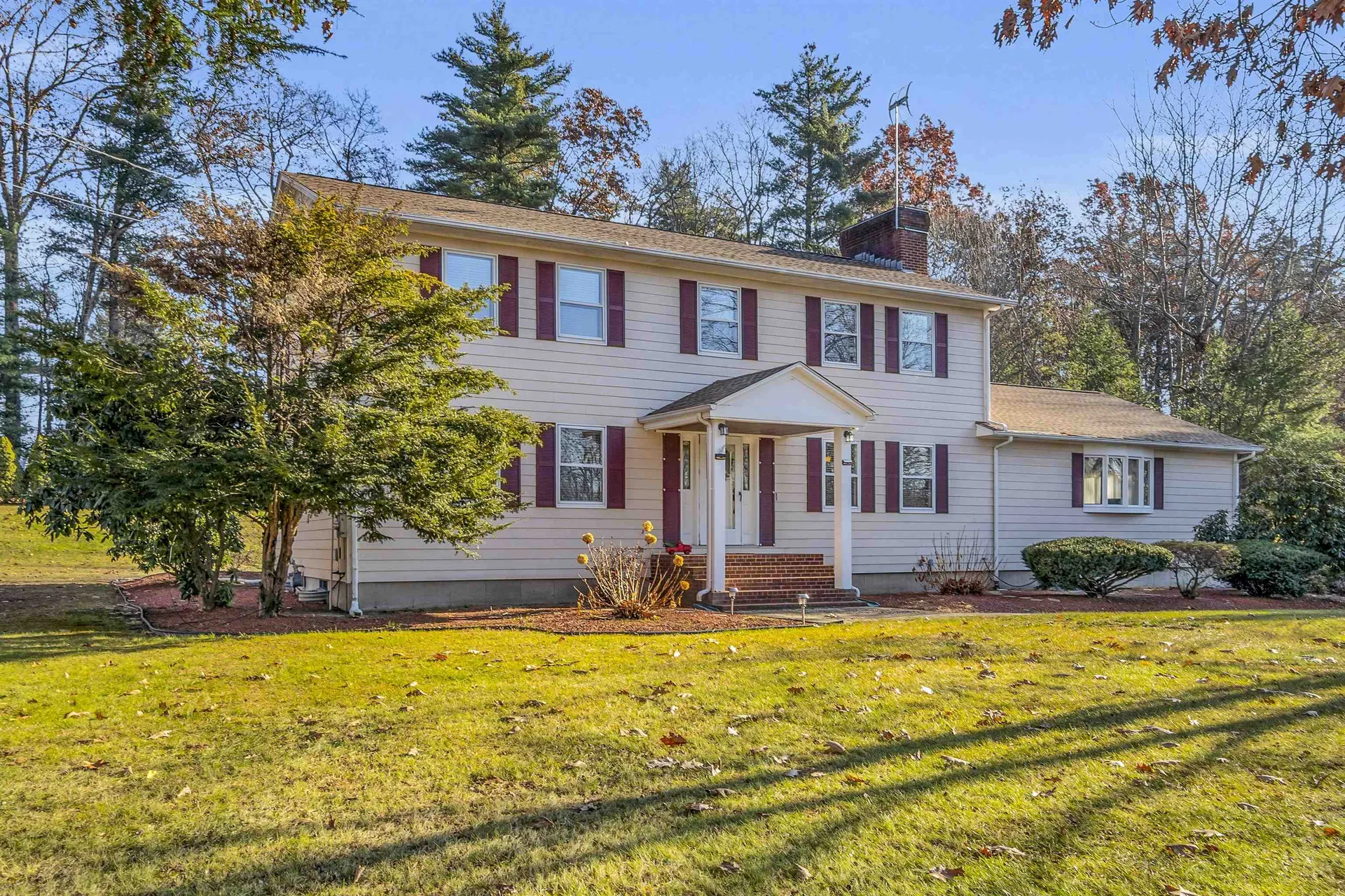 20 Robin Drive Hudson NH 03051