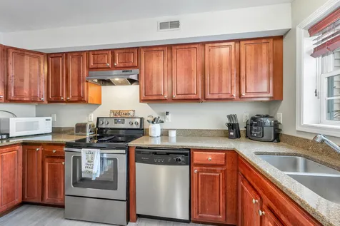 17 Sullivan Way Laconia NH 03246
