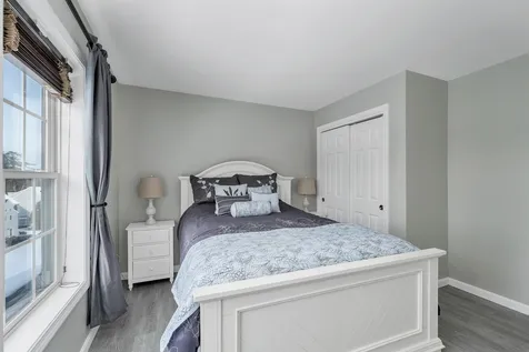 17 Sullivan Way Laconia NH 03246