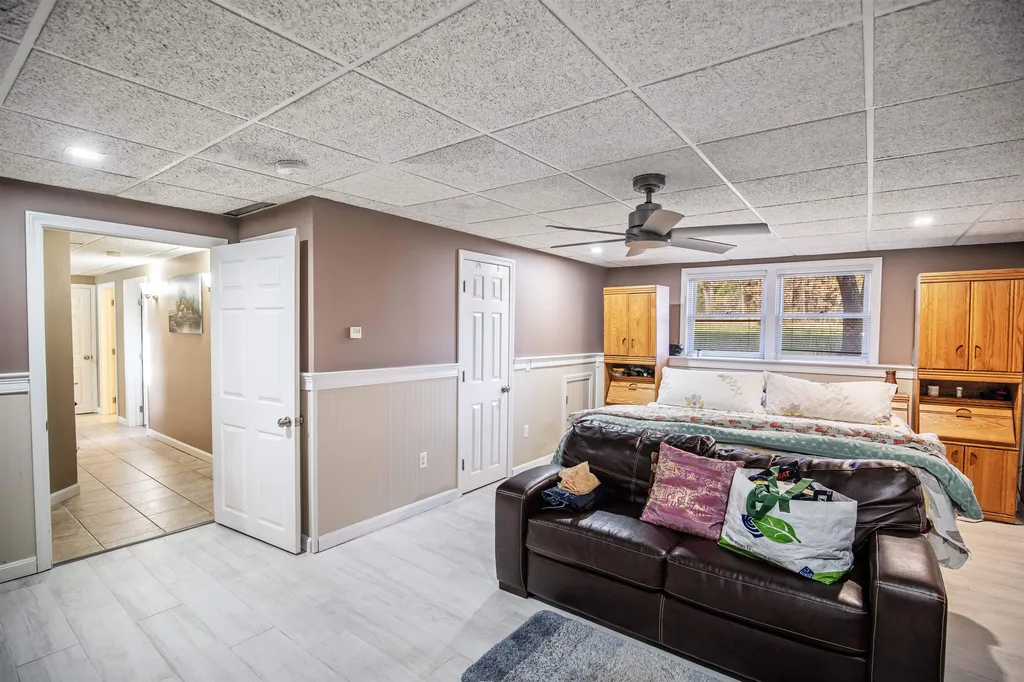 14 Greeley Street Hudson NH 03051