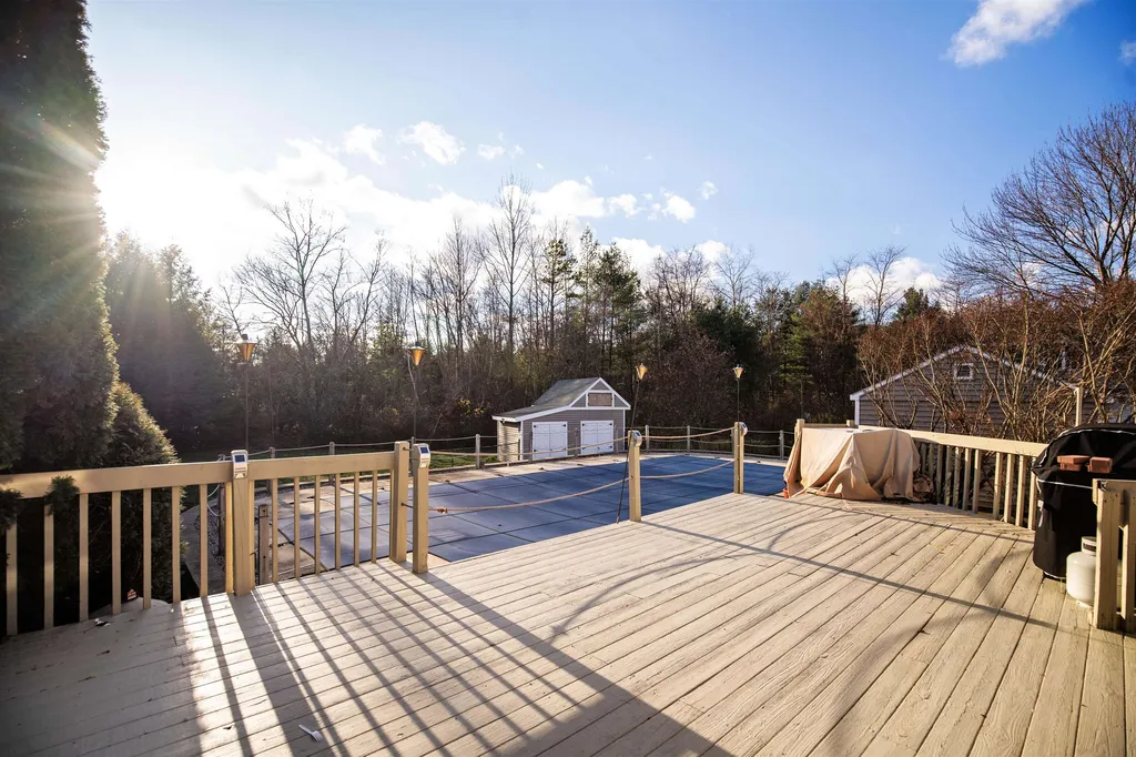 14 Greeley Street Hudson NH 03051