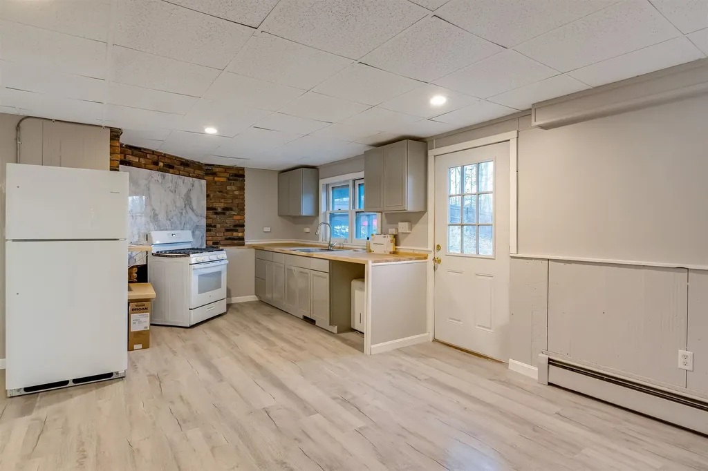 4 Forest Road Essex VT 05452