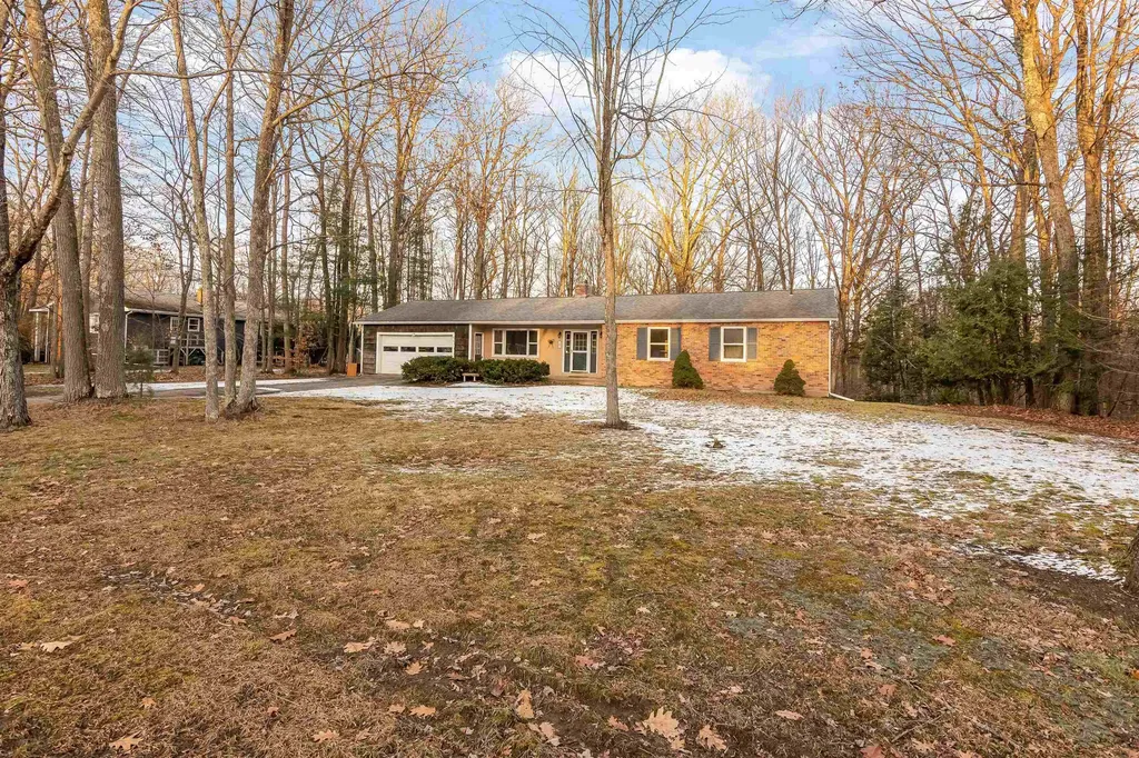 4 Forest Road Essex VT 05452