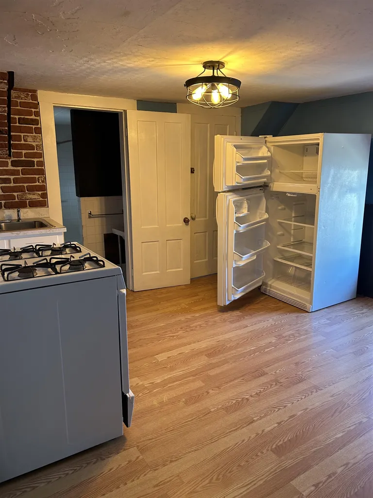 3 Paige Avenue Nashua NH 03064