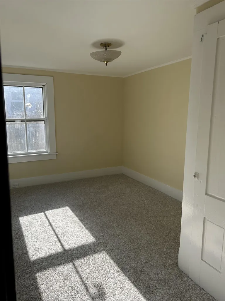 3 Paige Avenue Nashua NH 03064