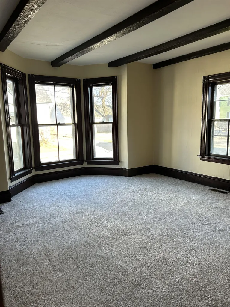 3 Paige Avenue Nashua NH 03064