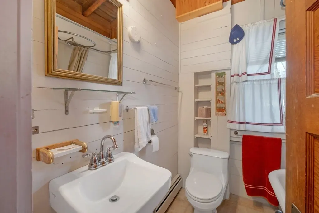 48 Sewall Road Wolfeboro NH 03894
