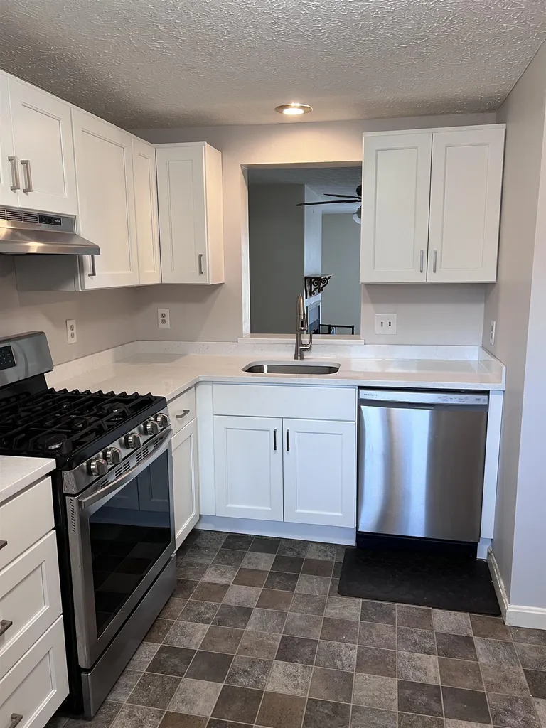 19 Swift Lane Merrimack NH 03054