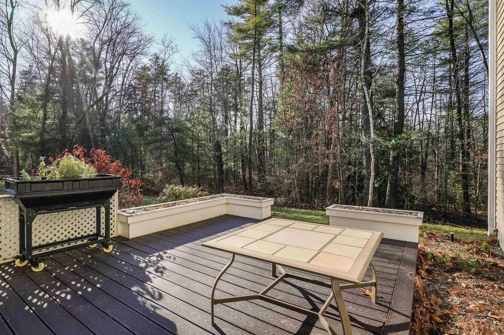 7 Glen Court Amherst NH 03031