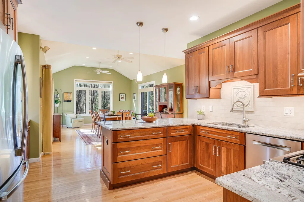 7 Glen Court Amherst NH 03031