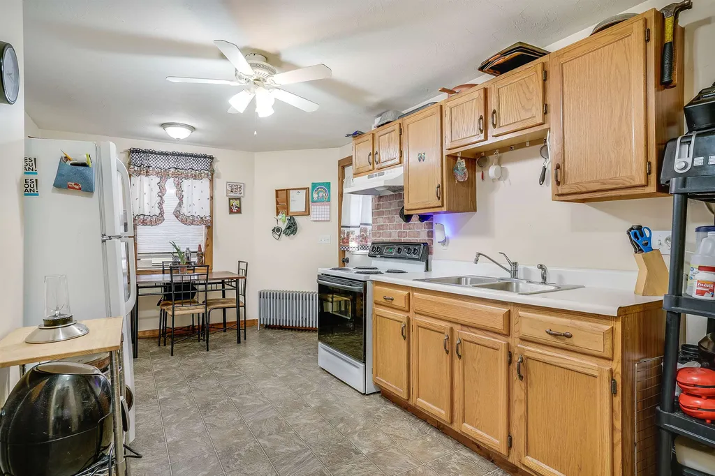 19 Franklin Street Derry NH 03038
