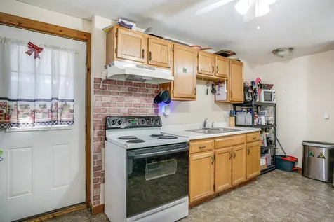 19 Franklin Street Derry NH 03038