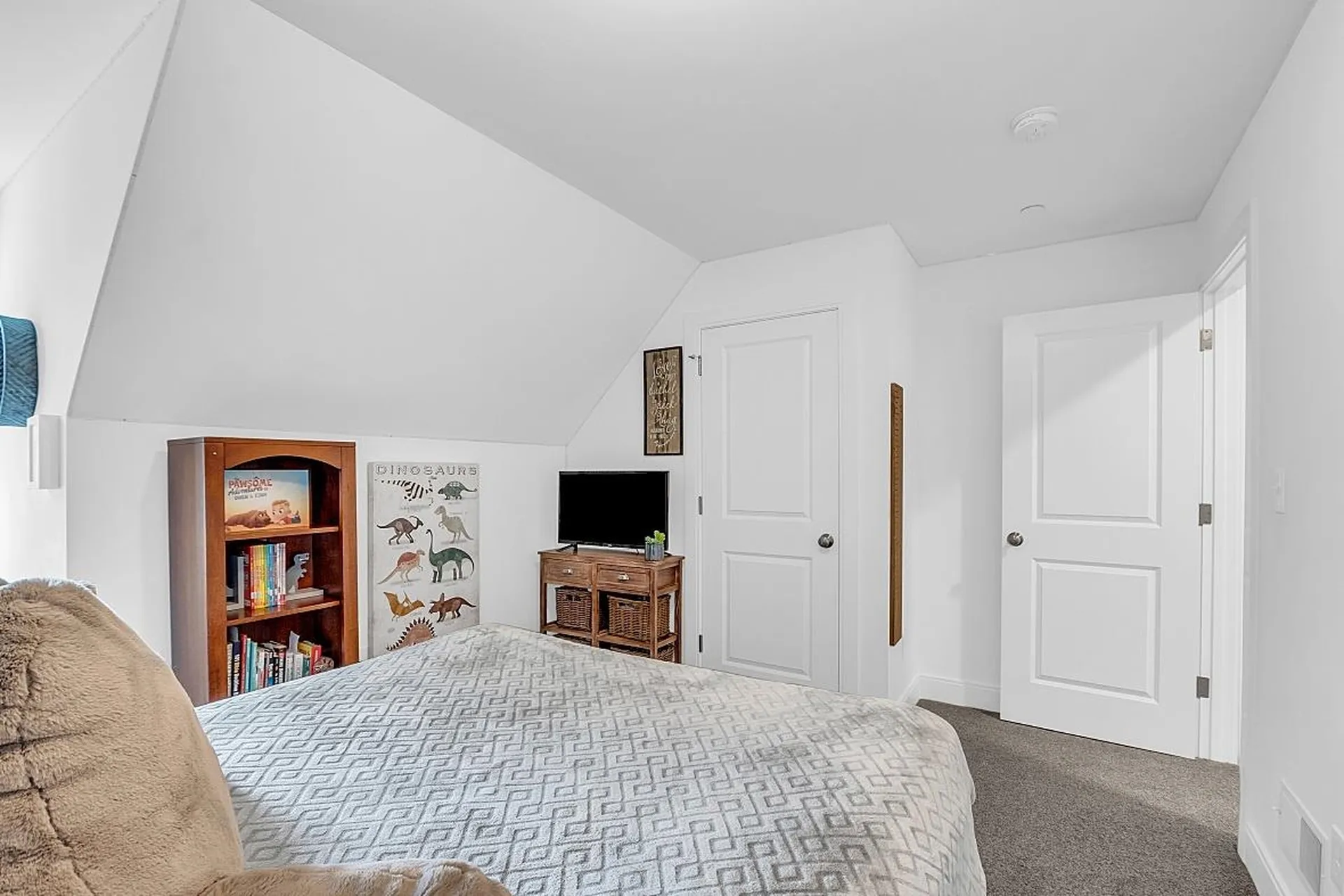 76 Chester Road Derry NH 03038