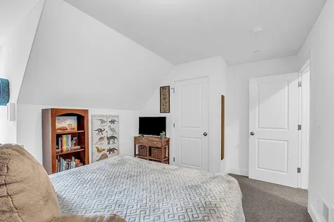 76 Chester Road Derry NH 03038