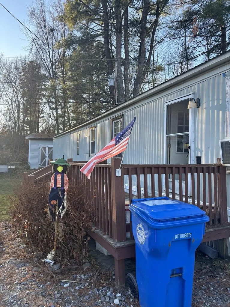 6 Bradford Lane Litchfield NH 03052