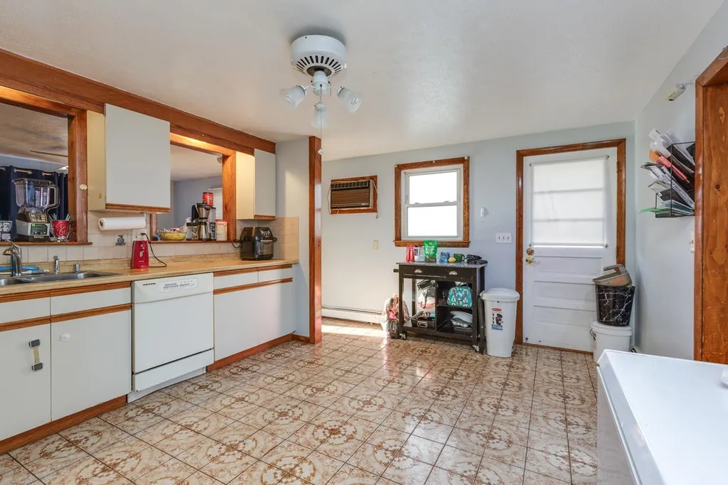 23 Cd Hunt Street Nashua NH 03060