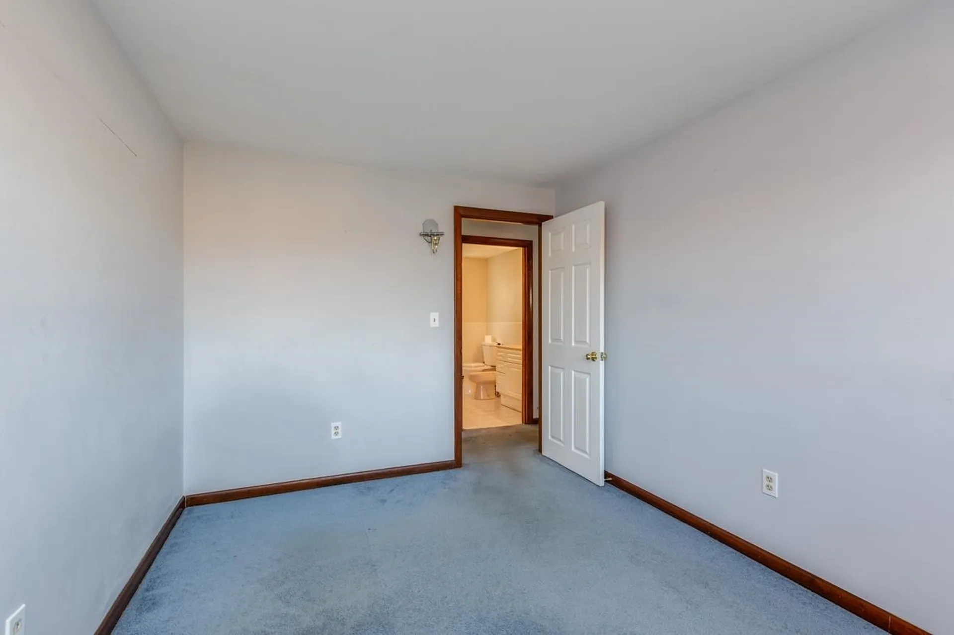 23 Cd Hunt Street Nashua NH 03060