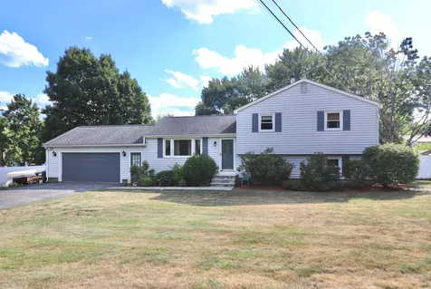 21 Hoodkroft Drive Derry NH 03038