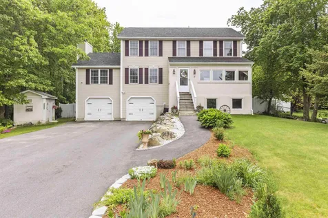 17 Harmony Lane Hooksett NH 03106