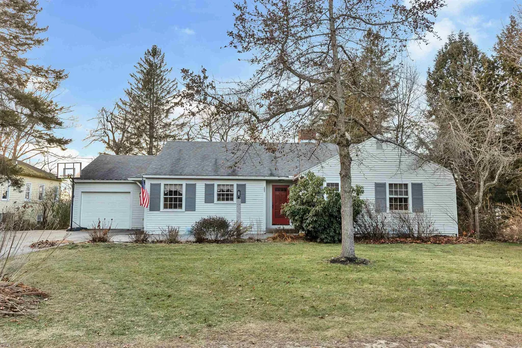 11 Lookout Hill Road Peterborough NH 03458