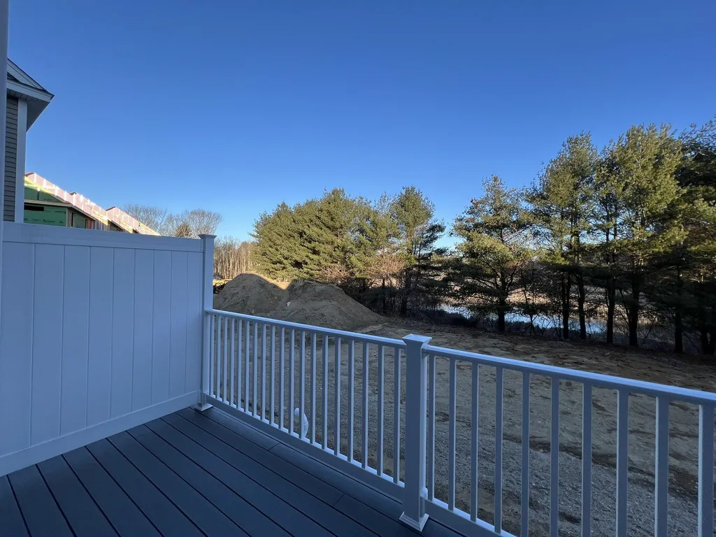 24 Juniper Lane Portsmouth NH 03801