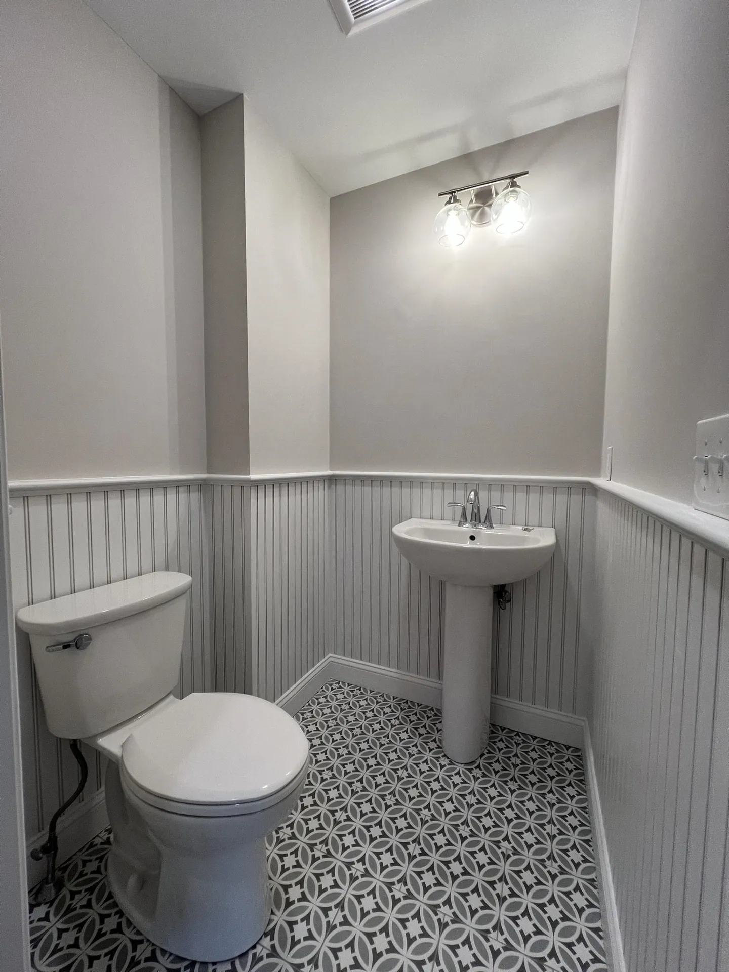 24 Juniper Lane Portsmouth NH 03801