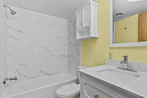15 Sunset Drive Vergennes VT 05491