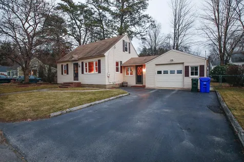 313 Elgin Avenue Manchester NH 03104