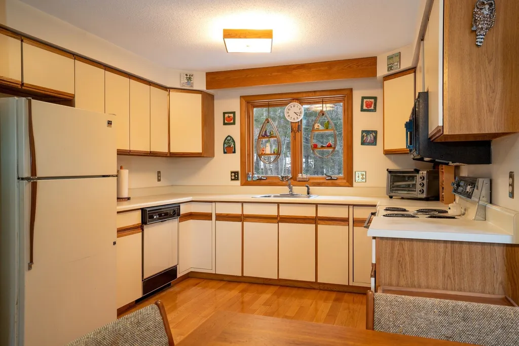 411 Stratton Gate Road Jamaica VT 05343