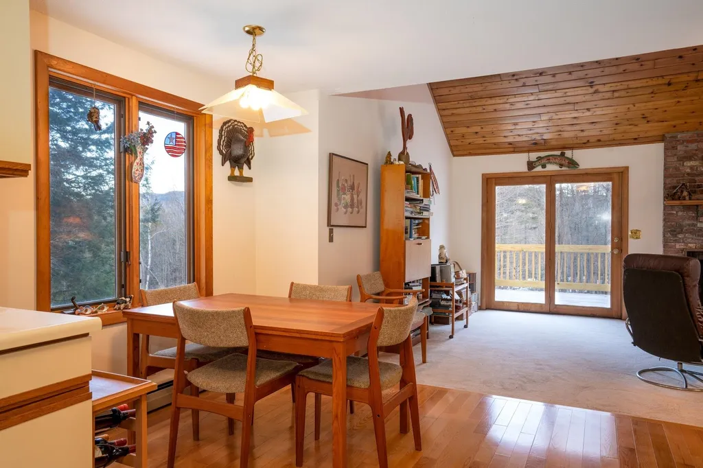 411 Stratton Gate Road Jamaica VT 05343
